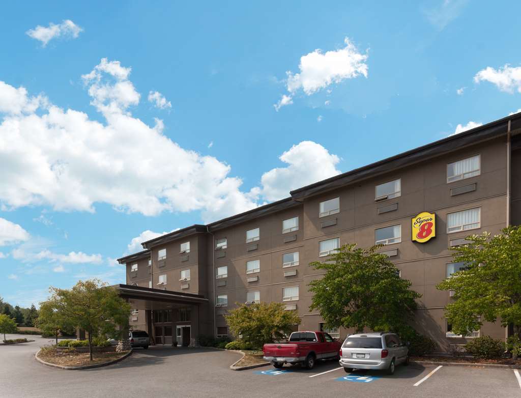 Comfort Inn & Suites Langley Exterior photo