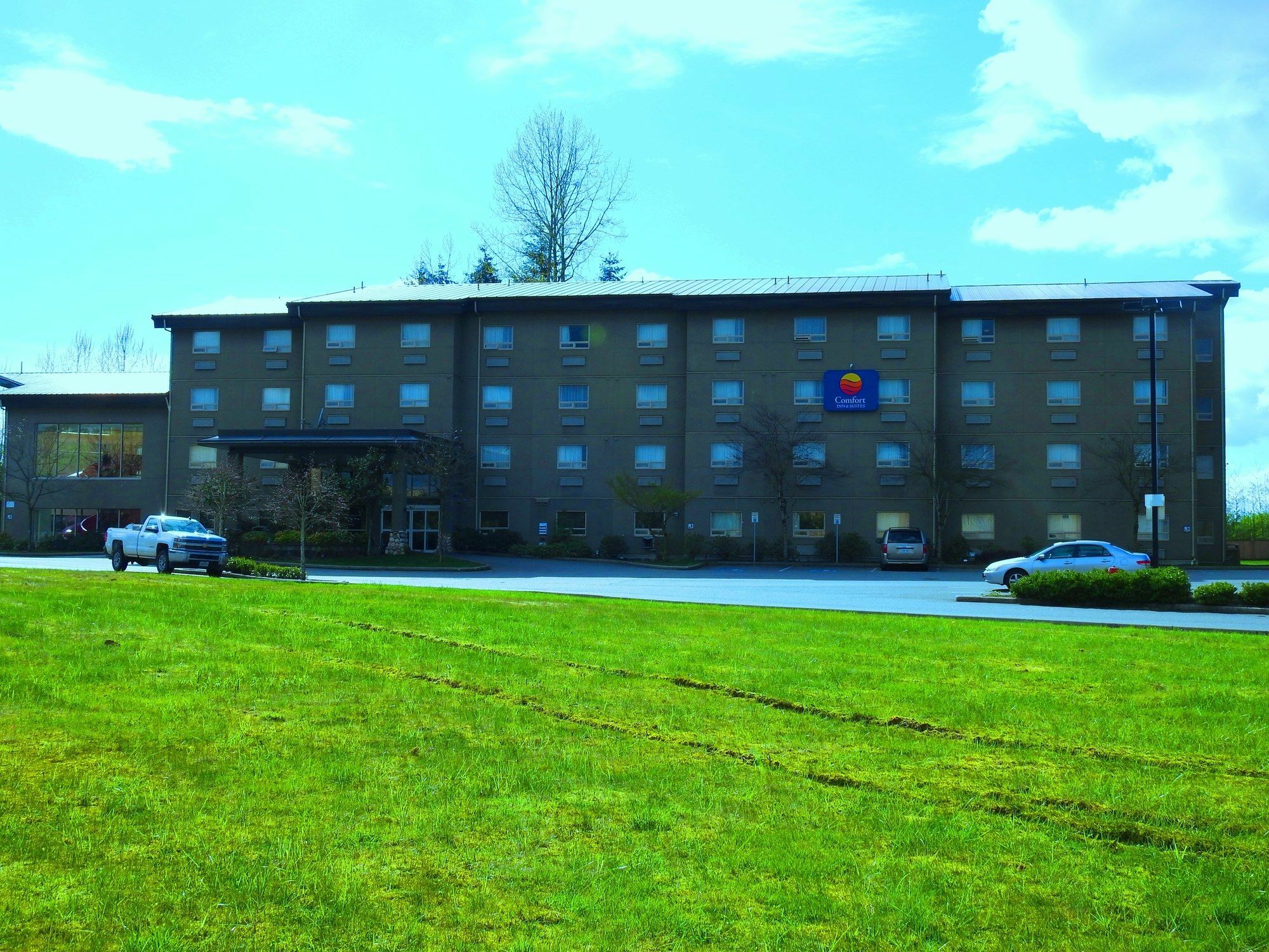 Comfort Inn & Suites Langley Exterior photo