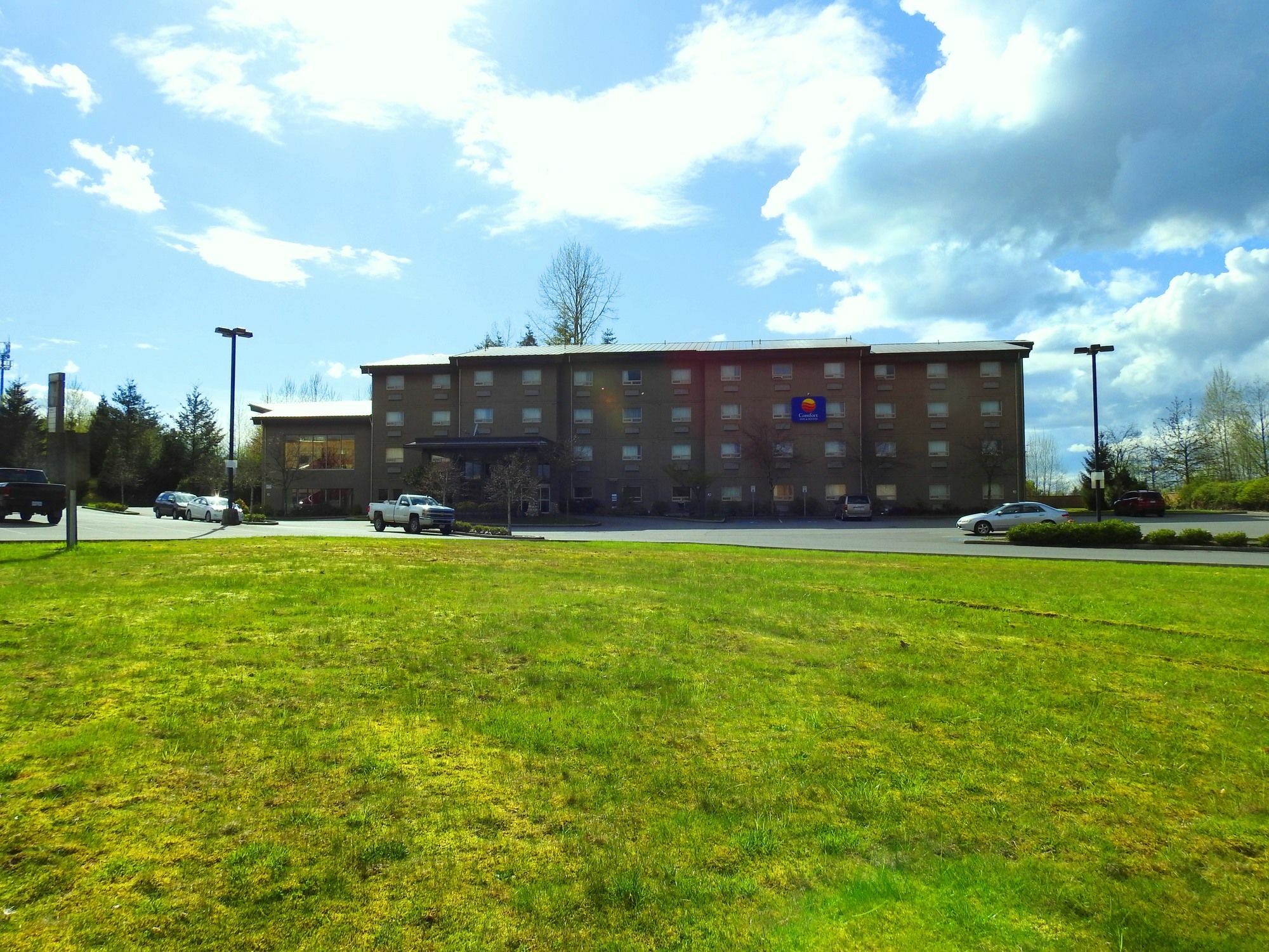 Comfort Inn & Suites Langley Exterior photo